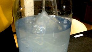 ФИЗИЧЕСКИЙ ОПЫТ, ЛЕД ИЗ ВОДЫ