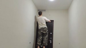 КАК ПОДРЕЗАТЬ ОБОИ НА СТЫКАХ, чтобы не было видно шва.