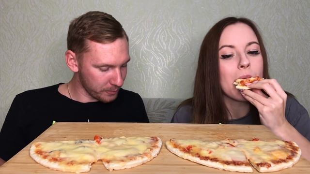 МУКБАНГ ПИЦЦА МНОГО СЫРА ответы на вопросы | MUKBANG PIZZA LOTS OF CHEESE смотреть онлайн