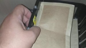 Ремонт пылесоса Зельмер (Zelmer). Колхозим фиксатор крышки пылесборника.