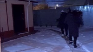 Света Кемер Одна Дома с Преступниками!