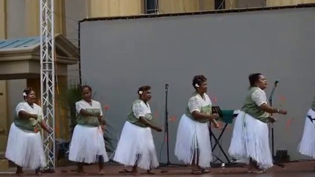 Ngeremlengui women Delal A Ngloik performance at the 21st Independence Day at Ngerulmud смотреть онлайн