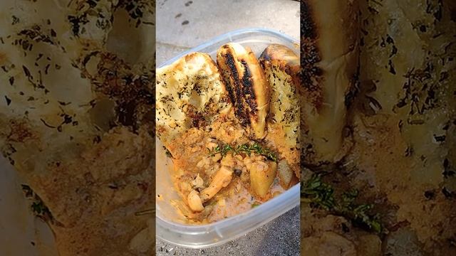 EVERYTHING IS VEGAN BUT...VEGAN SEAFOOD CHOWDER (SHIMEJI AND LIONSMANE MUSHROOMS) смотреть онлайн