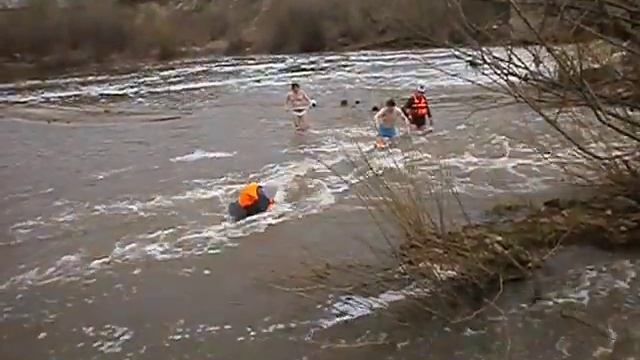 Два новичка покоряют р.Немда в мае 2013 смотреть онлайн