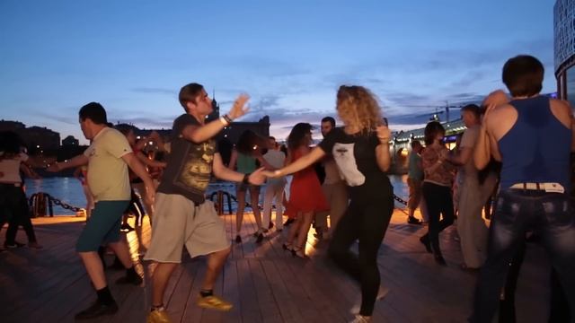 Золотые бутсы!!! на Фрунзенской набережной смотреть онлайн