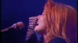 Belinda Carlisle performs Circle in the Sand