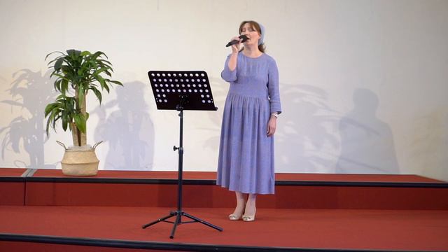 Христианские Песни.  🎶  На Голгофу Опустилась Ледяная Ночь.  Вера Зейбель.