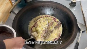 东北特色菜血豆腐吃过没？大龙妈妈蒸了一盆端上桌，不老不嫩真香