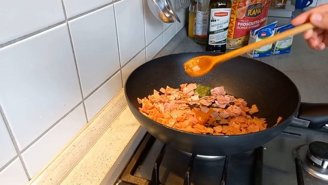 Любимое Блюдо Немцев//Тортеллини с прошутто// Использую свои Заготовки для Соуса// смотреть онлайн