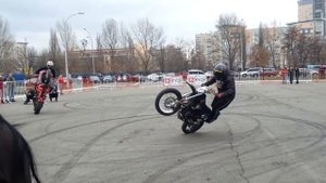 Stunt Riding sportbike vs motard. Motorbike 2015 | Стантрайдинг спортбайк мотард. Мотобайк 2015 Кие