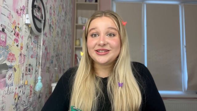 Что в моей сумке??/ Как это туда помещается??/ Всё самое необходимое❤️? смотреть онлайн