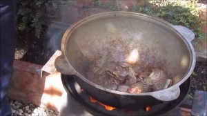 Гороховый суп из телячьих рёбер в казане на костре. #мангальныесубботы #гороховыйсуп #суп