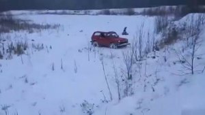 Нива 2121 сток в снегу
