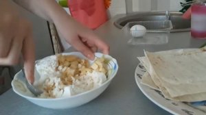 Трубочки с творогом из лаваша. Быстро,вкусно и бюджетно. Вариант эконом завтрака.