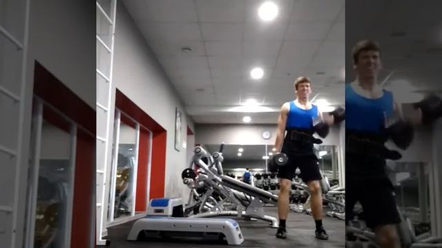 Качаем бицухи. 22 кг 1 гантеля. смотреть онлайн