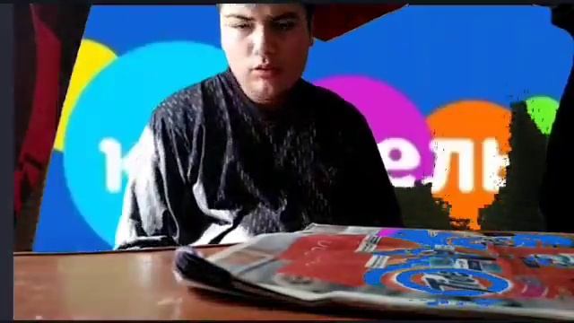 Komputersem и его ненастоящий хромакей из одеяла, стульев и подушек 2 смотреть онлайн