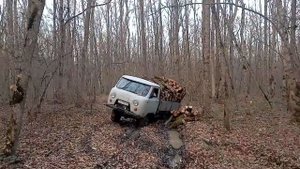 уаз бортовой с дровами