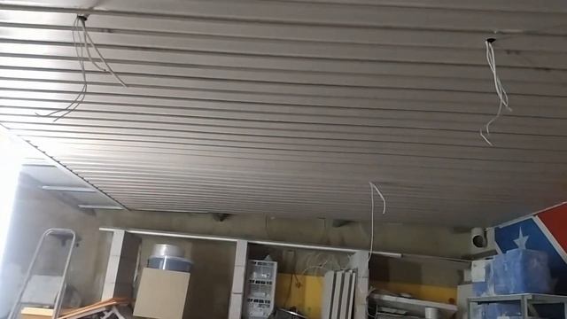 Ремонт потолка в гараже  Чем обшить и как утеплить. Ремонт гаража своими руками [GarageDaysChannel]