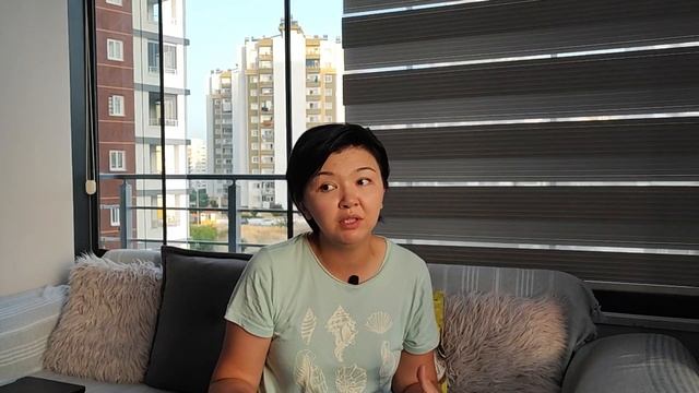 Мебель в Турции. Где выбираем стол для дочки
