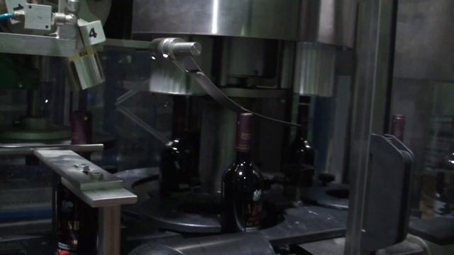 00037 Az-Granatada "Ağsu" Premium nar şərabının qablaşdırılması prosesi смотреть онлайн