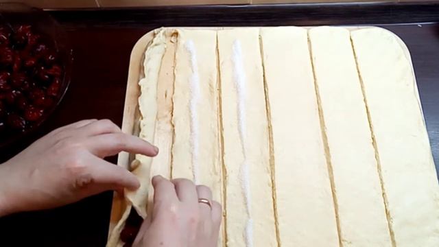 Пирог с вишней Улитка