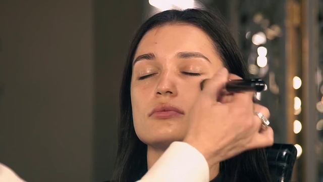 Идеальная кисть для тональной основы от бренда Cosmetics News смотреть онлайн