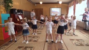 Танец "Бескозырка белая" в исполнении детей гр. №5 МБДОУ "ЦРР д/с "сказка"