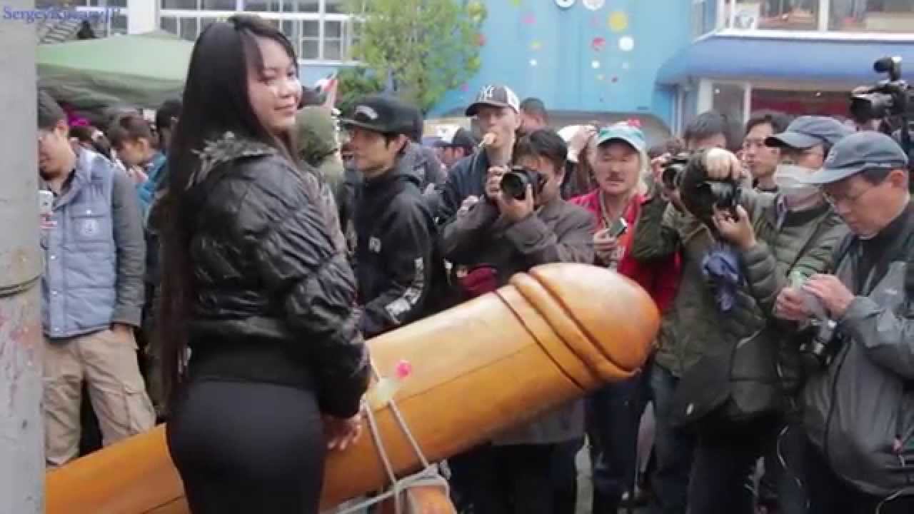 Большой пенис - символ успеха и защиты от сифилиса! Япония удивляет