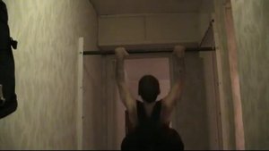 Технические и силовые упражнения на домашнем турнике (турник в квартире)