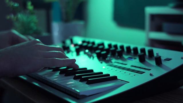 Ambient Piano Improvisation with Korg Minilogue смотреть онлайн