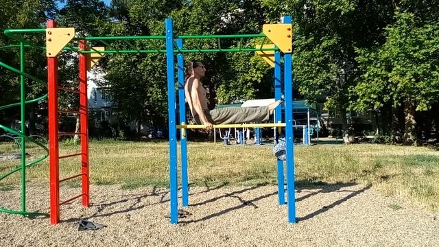 ? Держим Уголок на Брусьях ? смотреть онлайн