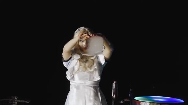 Шоу мыльных пузырей - "В гостях у Алисы" - Королевство Чудес смотреть онлайн