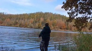 Со спиннингом на Водохранилище. Гламурный цвет. Капризный окунь и щука крупный окунь