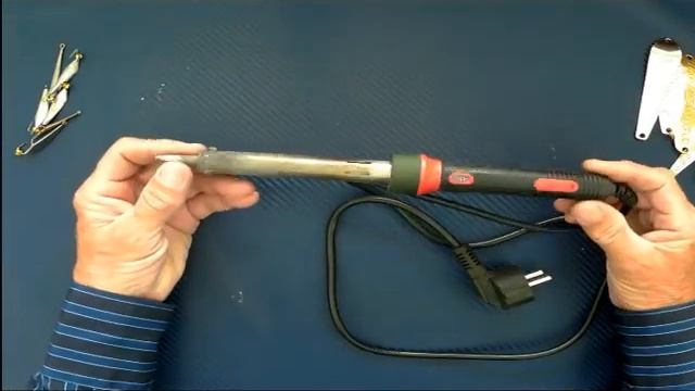 ЧЕМ ПАЯТЬ БЛЕСНЫ /простое приспособление для пайки блесен. смотреть онлайн