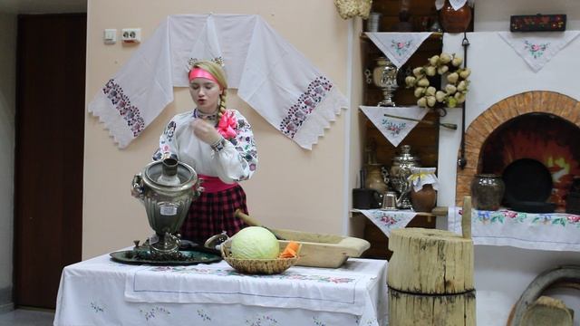 Экскурсия по экспозиции, посвящённой женскому труду в крестьянской избе