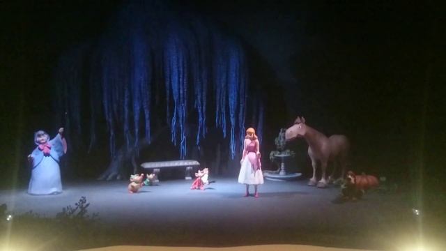 Волшебное превращение Золушки в принцессу Диснейленд Япония смотреть онлайн
