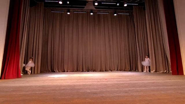 группа балет "Первые снежинки" руководитель Полина Боровских