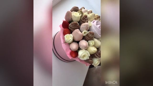 Собранные клубничные букеты