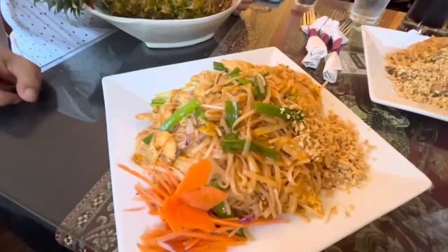 Влог Тайский ресторан в Америке Пицца Что такое cash back? смотреть онлайн