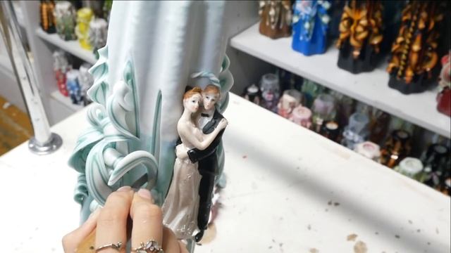 Свадебная свеча 30 сантиметров с фигурками молодоженов от Свечной мастерской ДИМСИ смотреть онлайн