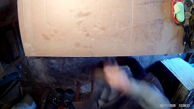 НЕ СЛЕТИТ...ПРАВИЛЬНО НАСАЖИВАЕМ ТОПОР НА РЕЗИНУ БЕЗ КЛИНЬЕВ. смотреть онлайн