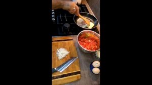 Pomidor Yumurta - Azerbaijani Eggs with Tomatoes - Яичница с Помидорами по-Азербайджански