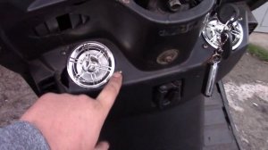 Как легко врезать динамики в скутер 2