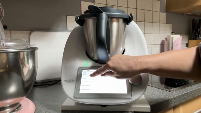 Как и где найти нужную программу на Thermomix?для новичков,на русском языке,надеюсь это вам поможет
