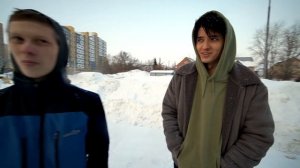 КУПИЛ И ПОДАРИЛ АЙФОН 13 БЕДНОМУ ШКОЛЬНИКУ