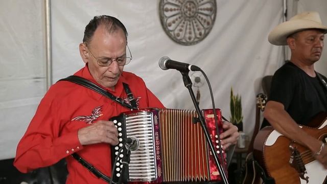 Santiago Jimenez Jr. live at Paste Studio on the Road: Pilgrimage Music Festival смотреть онлайн
