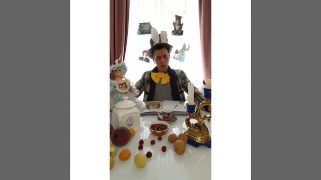 Видео рубрика 'В гостях у Кролика" ?Читаем сказку Л. Кэрролла Приключения Алисы в стране чудес смотреть онлайн