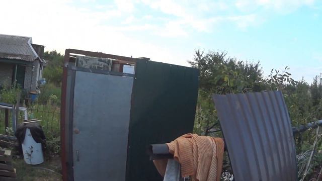 ОБШИВАЕМ ДУШ МЕТАЛОПРОФИЛЕМ . ЖАРИМ ПИРОЖКИ С ЯБЛОКАМИ. смотреть онлайн