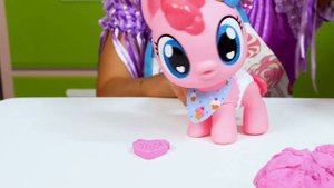 Готовлю игрушкам! Кинетический песок: печенье для Май Литл Пони — Лепка для детей