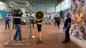 Жим штанги стоя 70 кг х 21 раз за 60 секунд в весовой категории до 85 кг